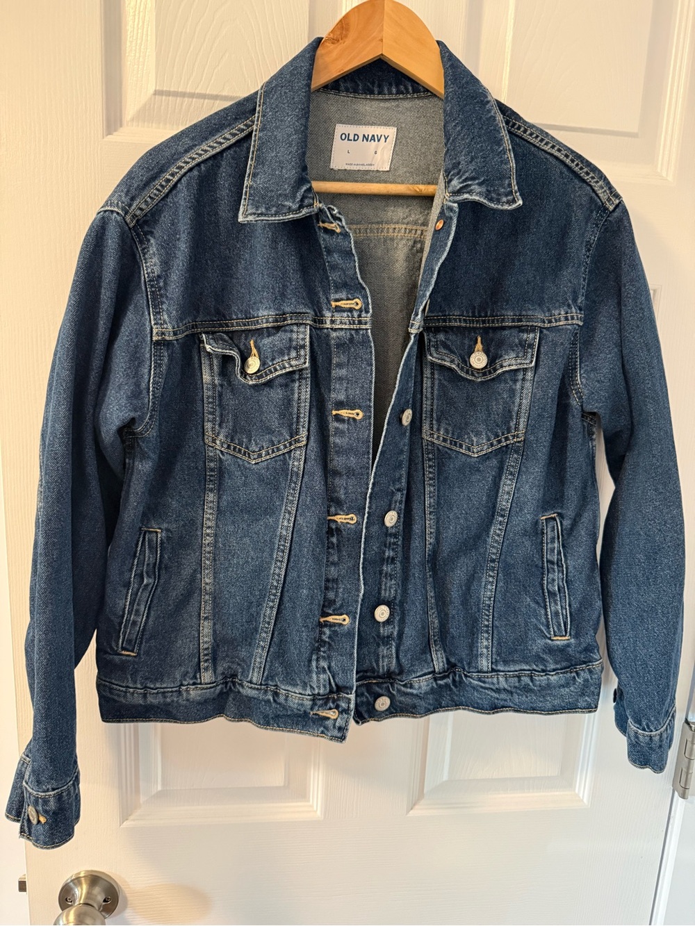 Old Navy Dark Wash
Classic Jean Jacket Womens L